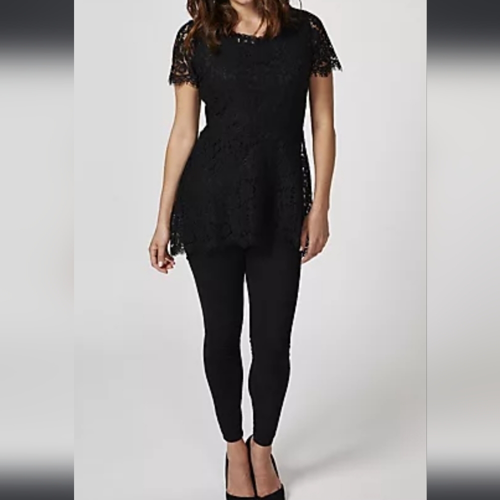 Isaac Mizrahi Dainty Black Floral Lace Peplum Stretchy Short sleeve blouse sizeS